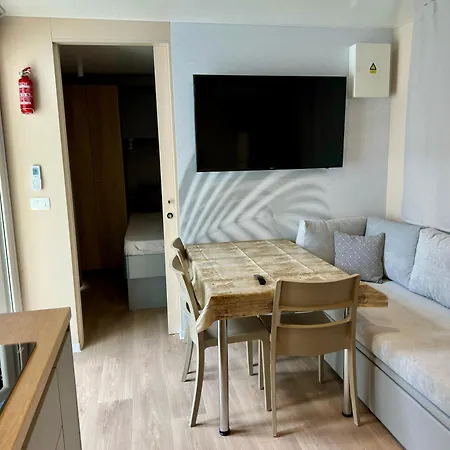 Mobile Homes - Melany Umag Kamp alanı *