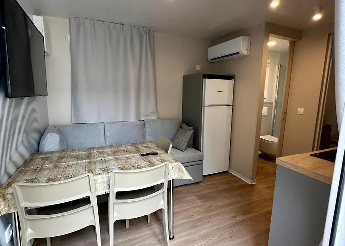 Camping Mobile Homes - Melany Umag