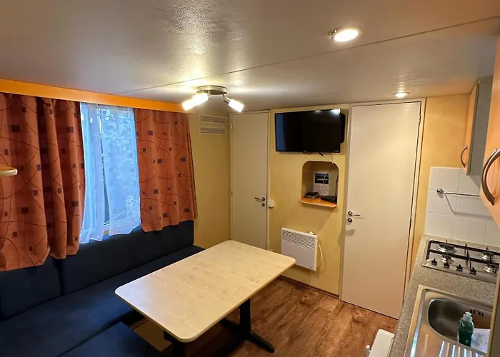 Mobile Homes - Melany Umag *